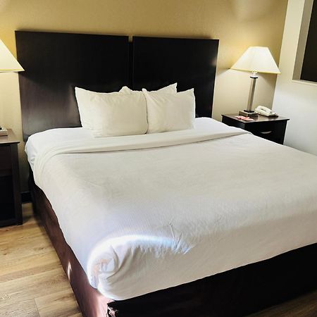 Econo Lodge Inn & Suites Monroe Eksteriør billede