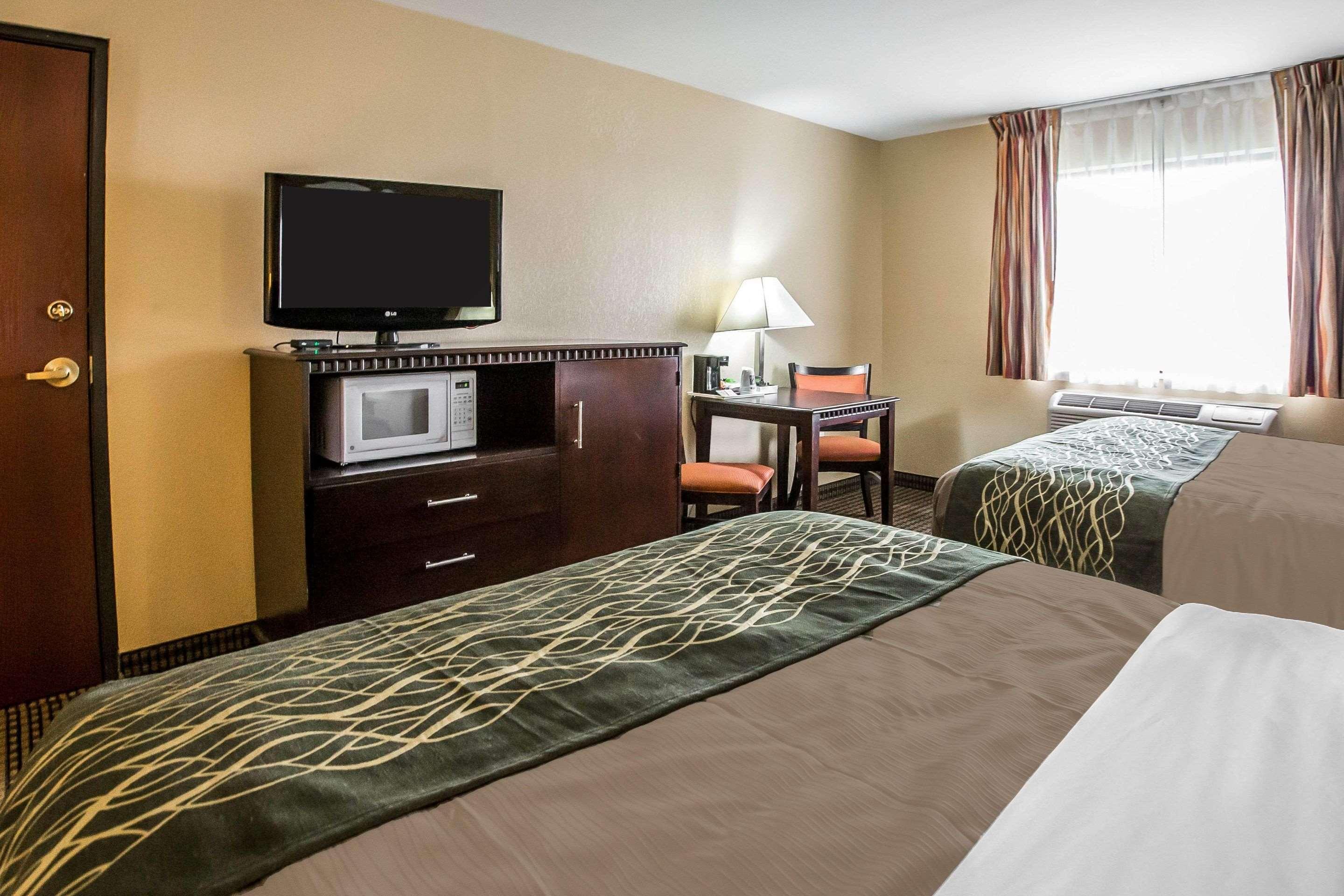 Econo Lodge Inn & Suites Monroe Eksteriør billede