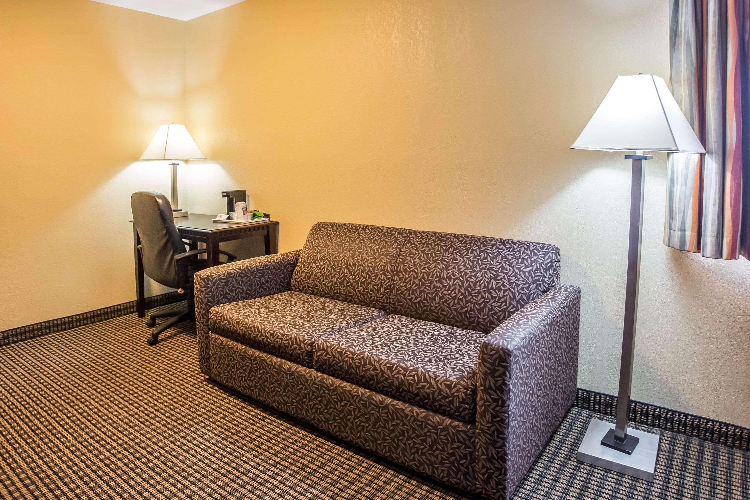 Econo Lodge Inn & Suites Monroe Eksteriør billede