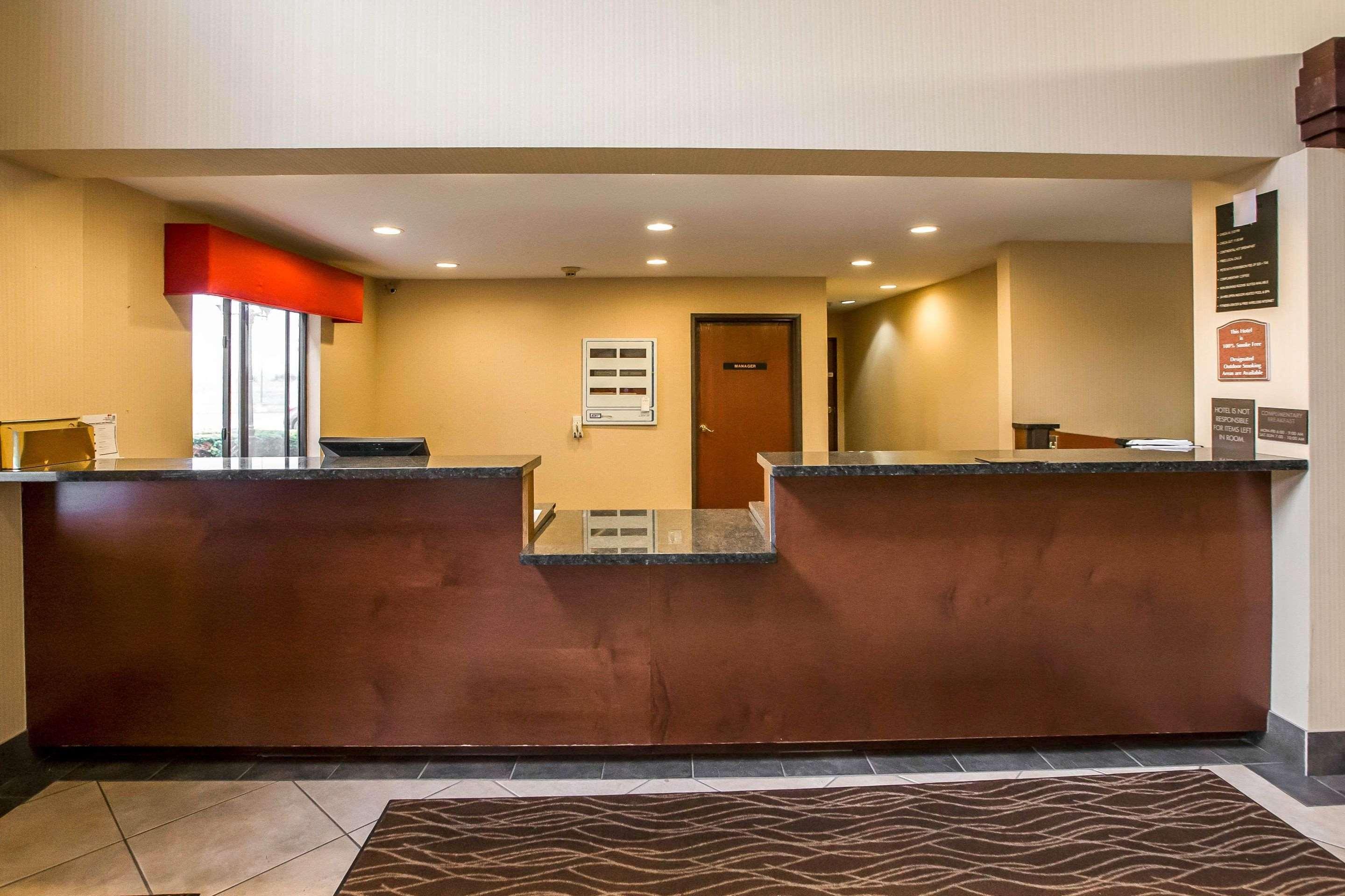 Econo Lodge Inn & Suites Monroe Eksteriør billede