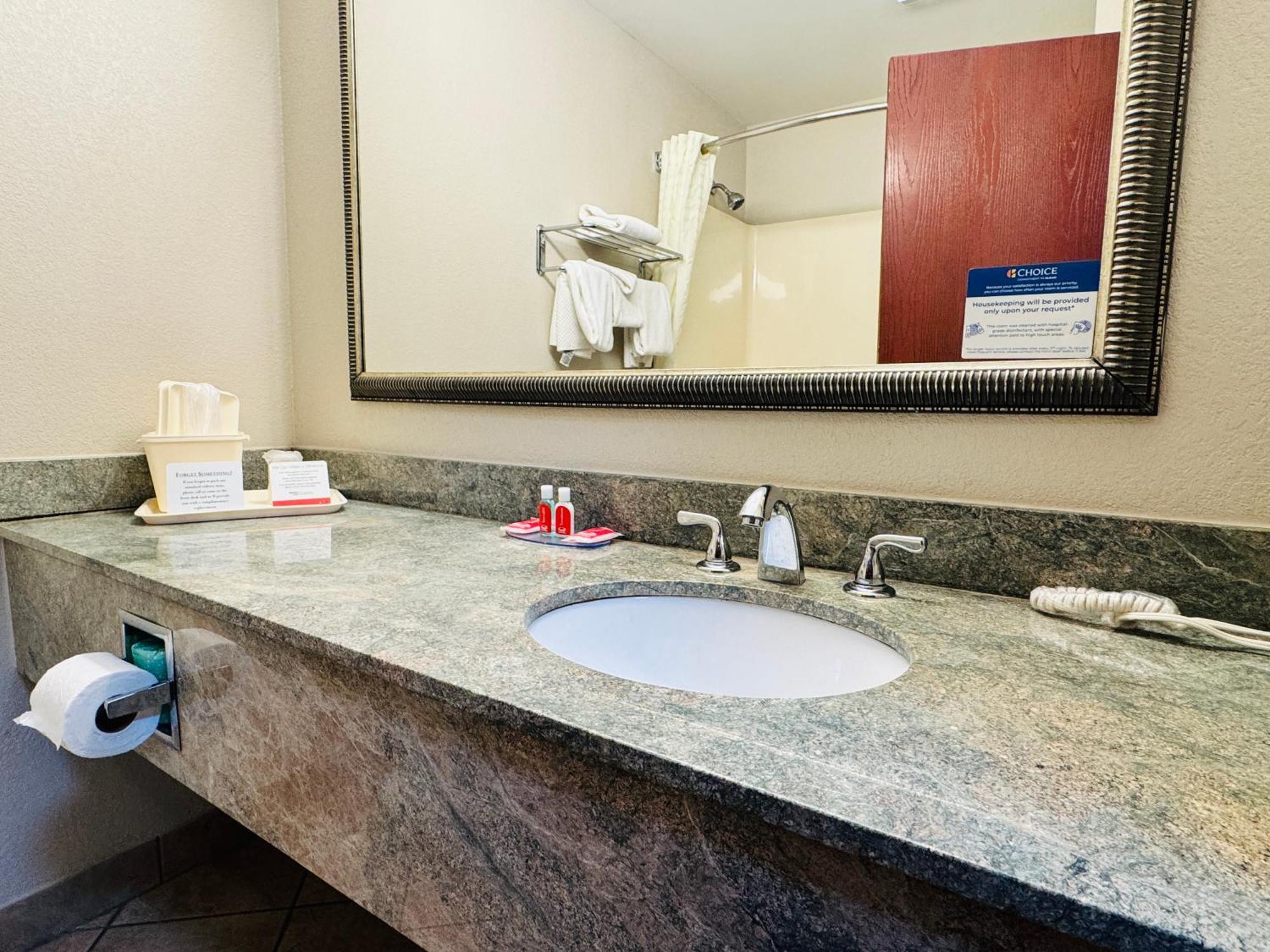 Econo Lodge Inn & Suites Monroe Eksteriør billede