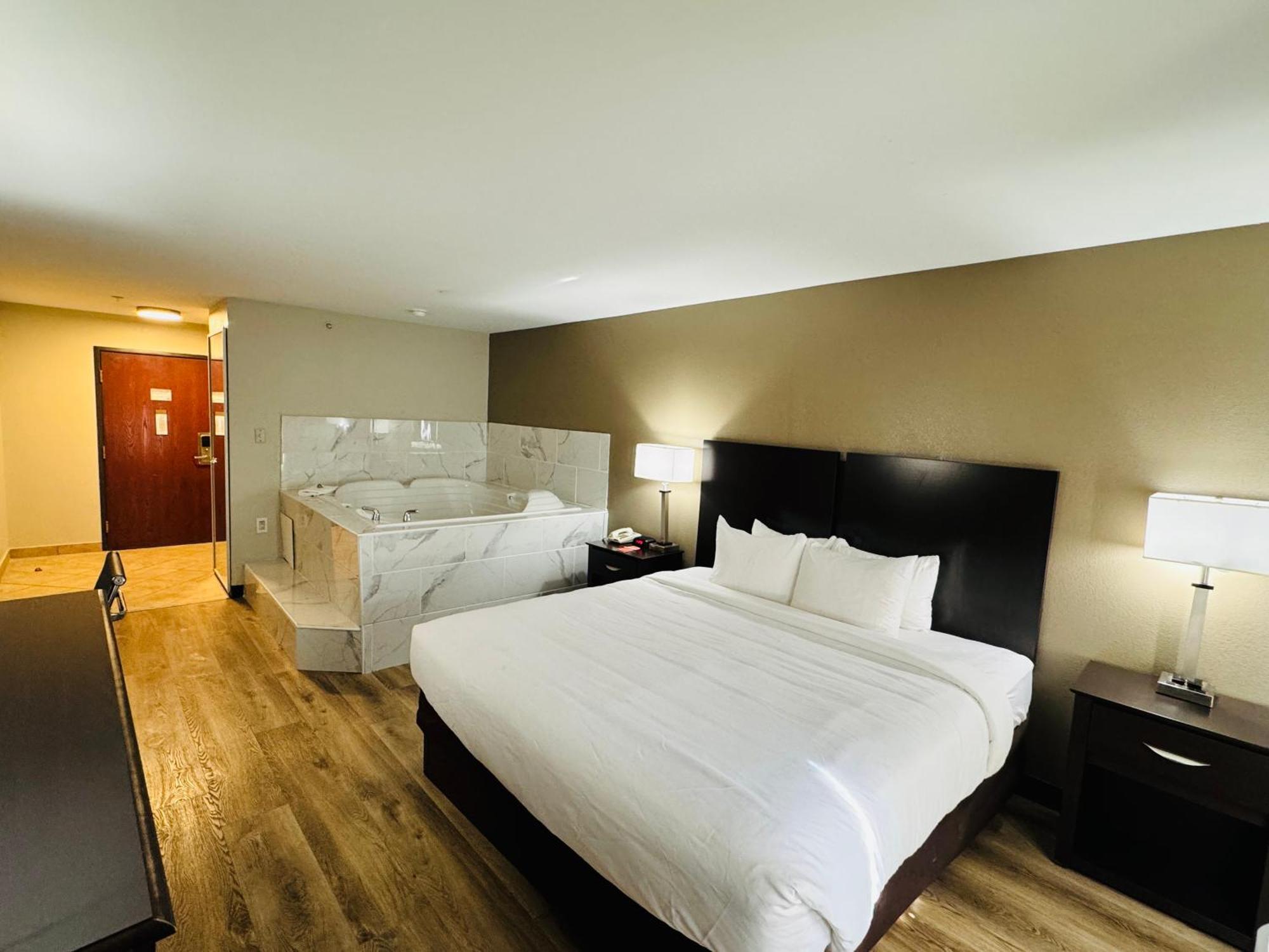Econo Lodge Inn & Suites Monroe Eksteriør billede