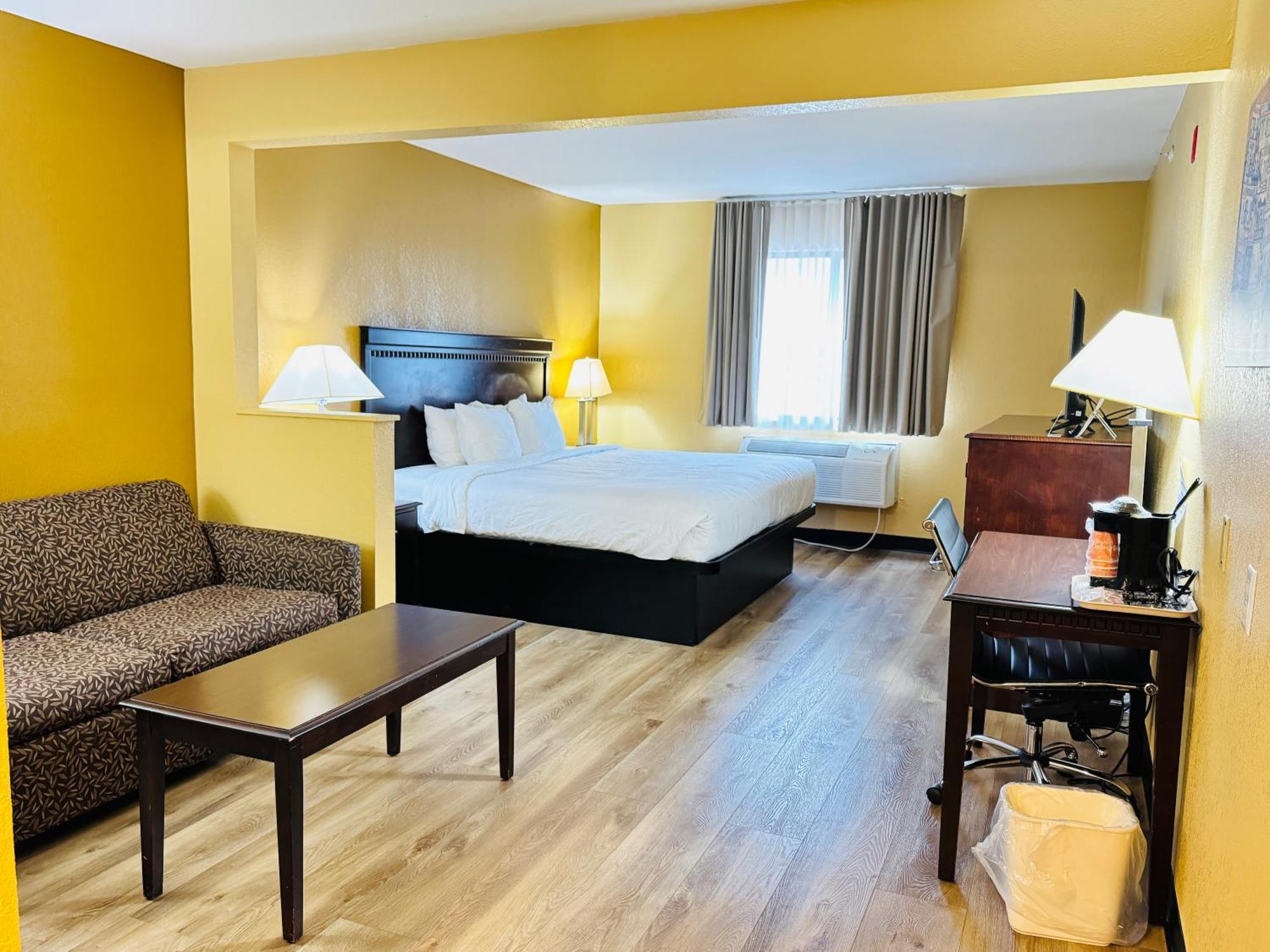 Econo Lodge Inn & Suites Monroe Eksteriør billede