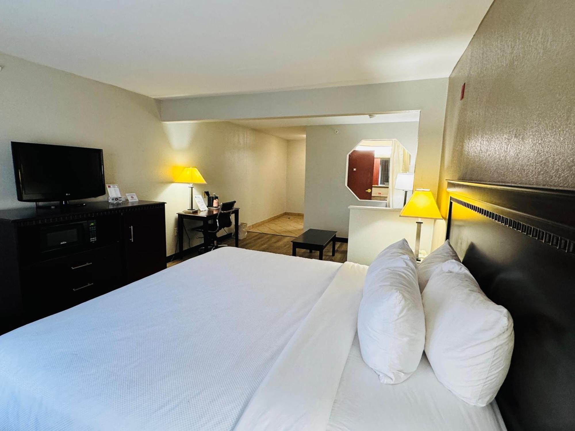 Econo Lodge Inn & Suites Monroe Eksteriør billede